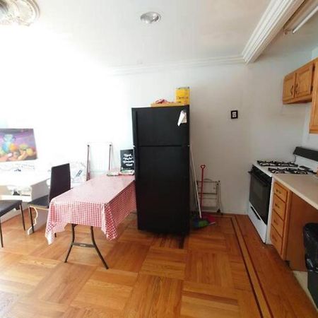 דירות ניו יורק Fawlty Towers In Williamsburg מראה חיצוני תמונה